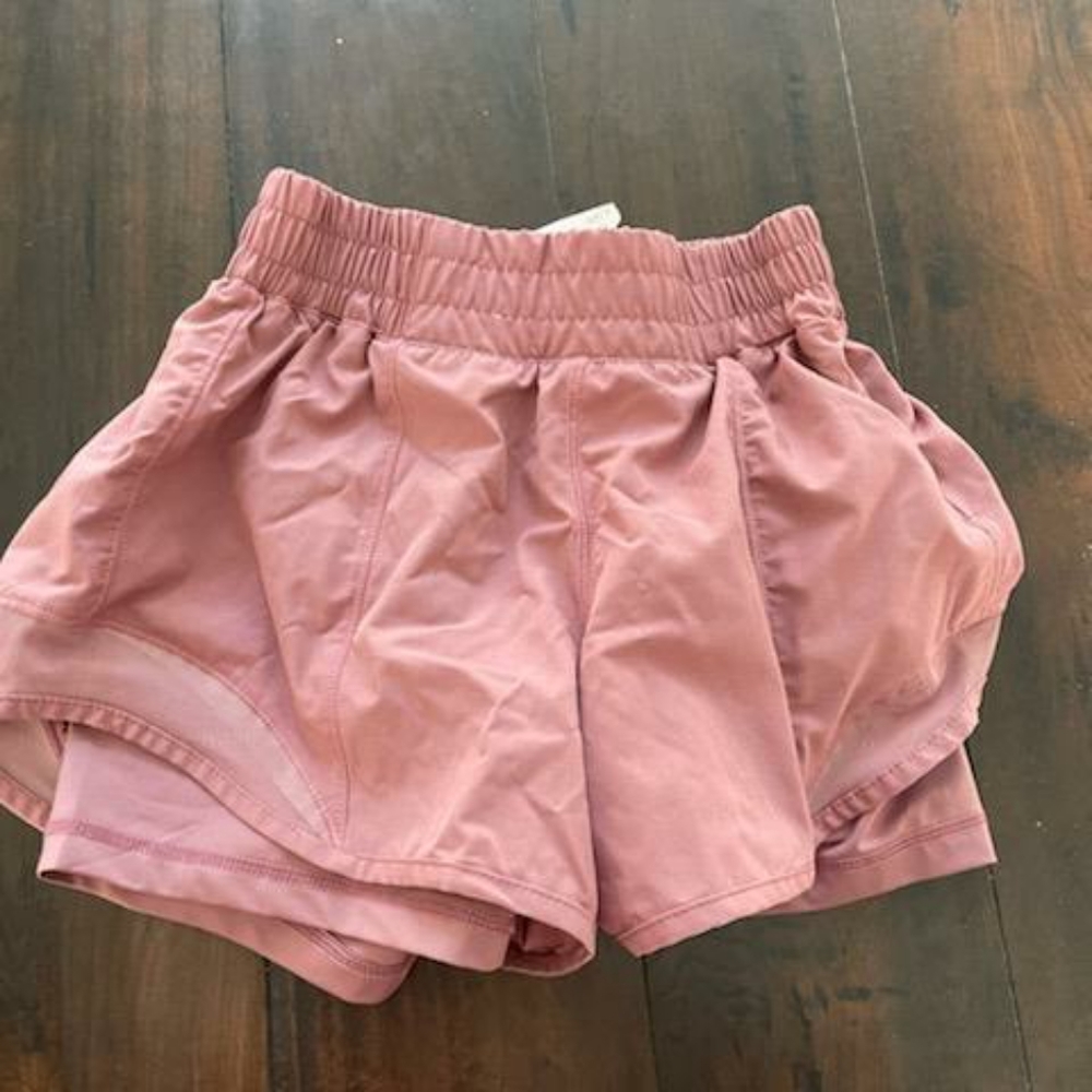 Lulu lemon Hotty hot shorts NO FLAWS SIZE 4
